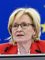 Mairead McGuinness - Crédits : Genevieve Engel / Parlement européen