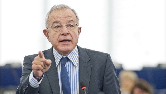 Alain Lamassoure, au Parlement européen en 2013