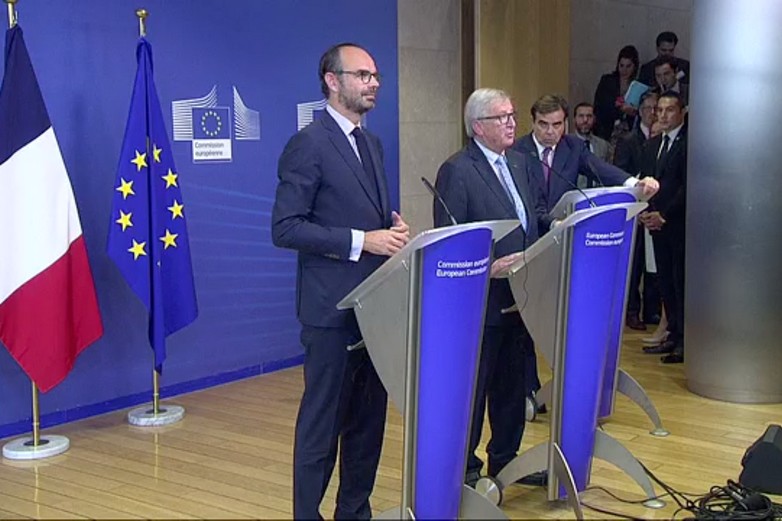 Edouard Philippe et Jean-Claude Juncker lors d'un point presse à Bruxelles le lundi 16 octobre 2017