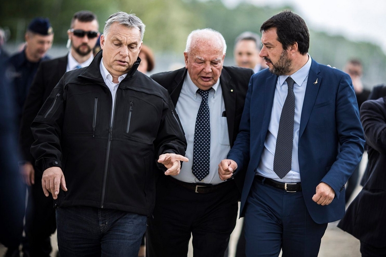 Viktor Orbán (à gauche) et Matteo Salvini (à droite) à la frontière entre la Hongrie et la Serbie le 2 mai 2019 - Crédits : compte Facebook @viktororban