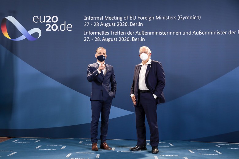 A Berlin, le ministre allemand des Affaires étrangères Heiko Maas (à gauche) et le chef de la diplomatie de l'UE Josep Borrell (à droite) doivent réussir à apaiser les divisions entre les Vingt-Sept sur la question des sanctions