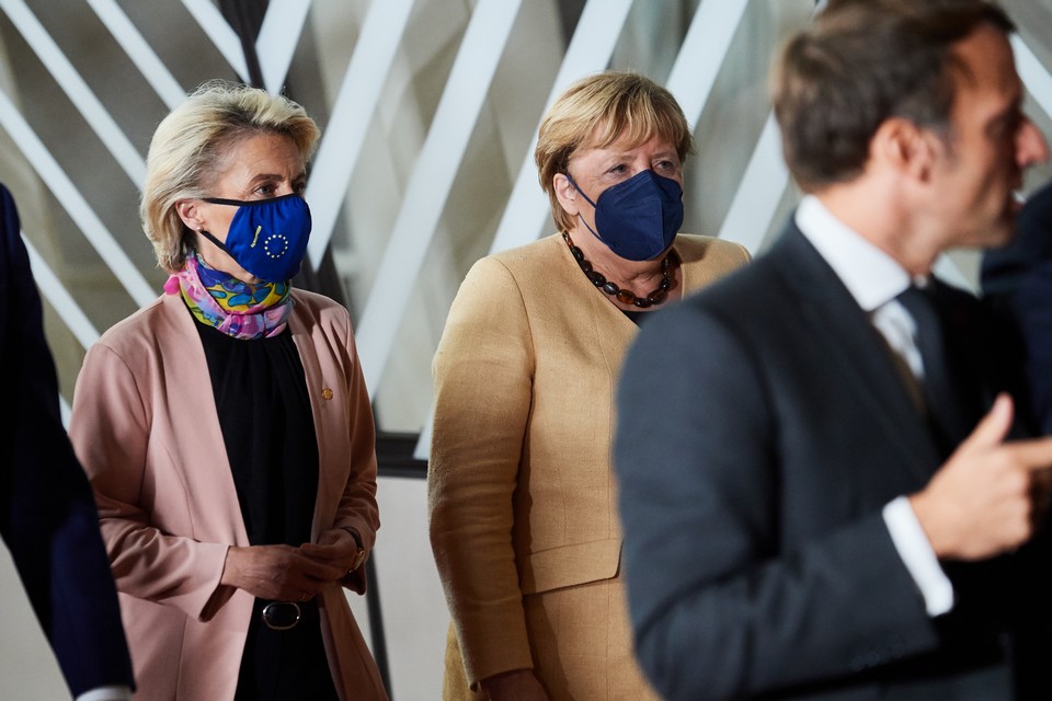 La chancelière allemande Angela Merkel a prôné le dialogue face à la Pologne lors de ce qui était peut-être son dernier Conseil européen 