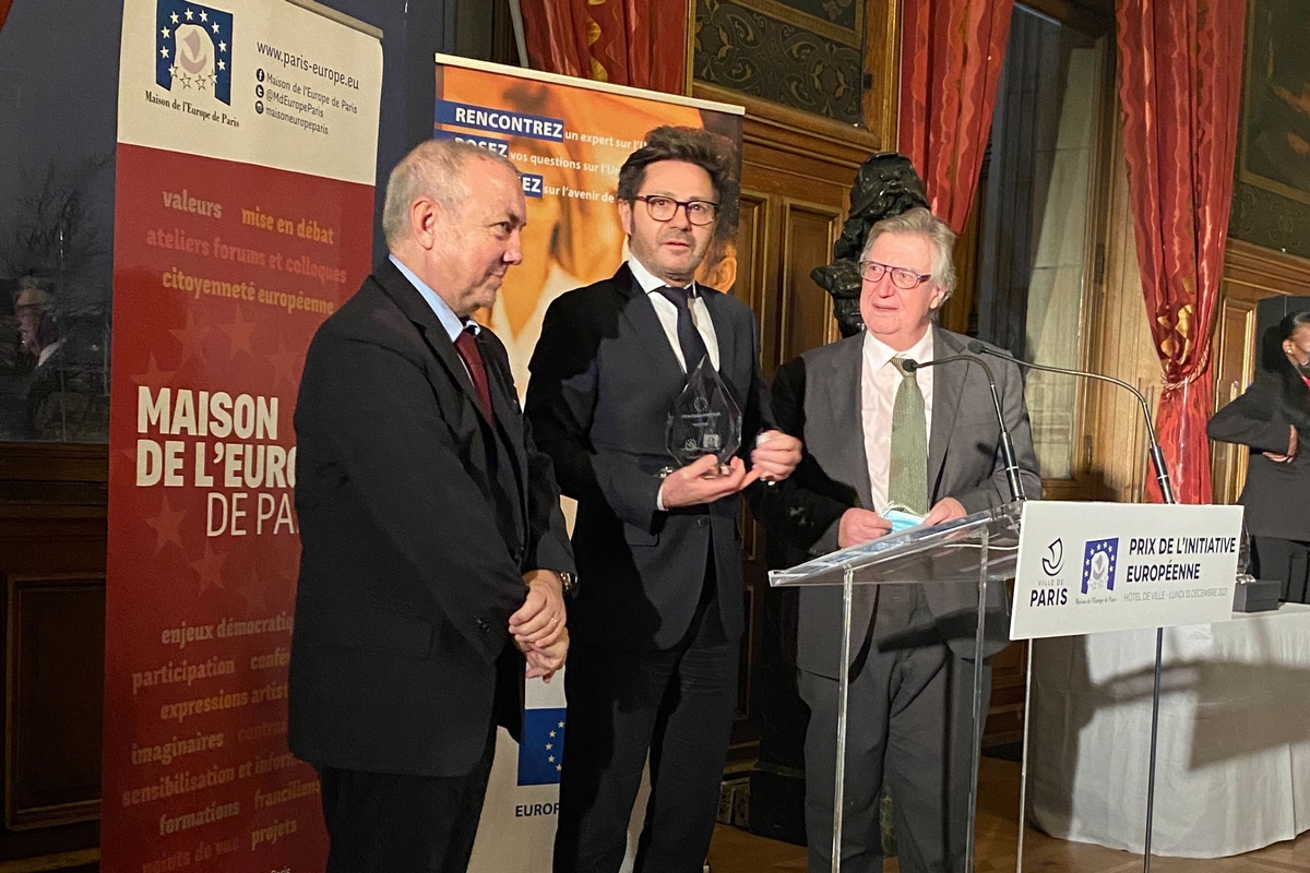 L'administrateur et directeur de la rédaction de Toute l'Europe Christophe Préault a représenté l'ensemble de l'équipe lors de la remise du prix