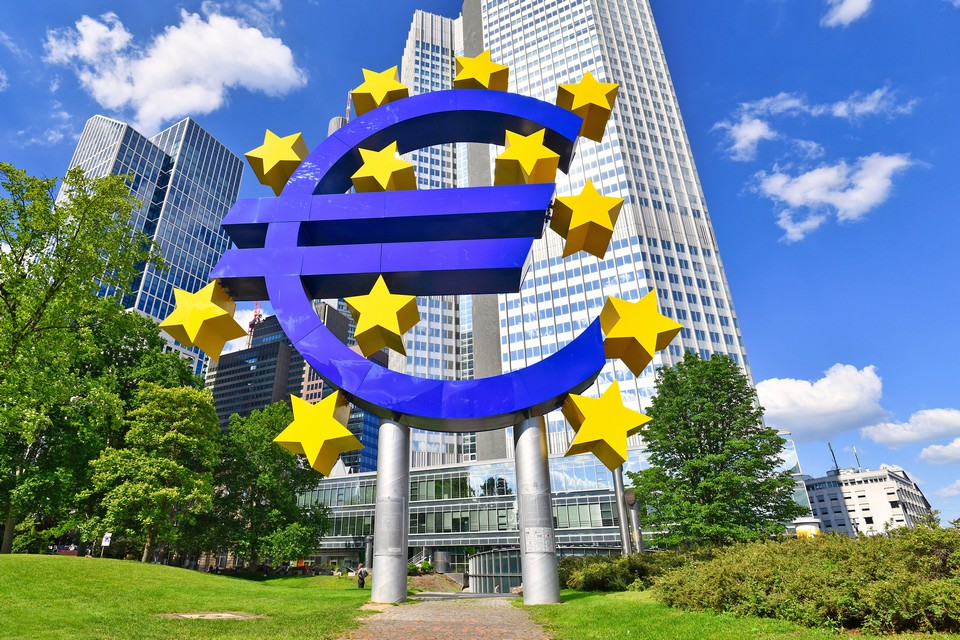 La principale mission de la Banque centrale européenne (BCE) consiste à maintenir la stabilité des prix autour de 2% d'inflation