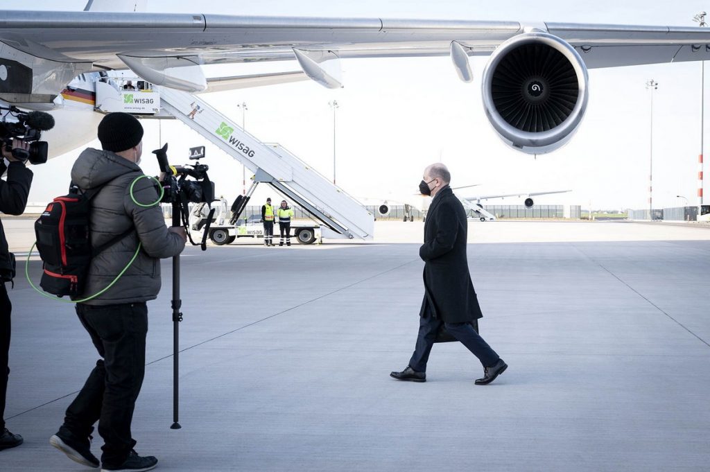 Olaf Scholz se rend en avion en Ukraine pour tenter de désamorcer le conflit ukrainien