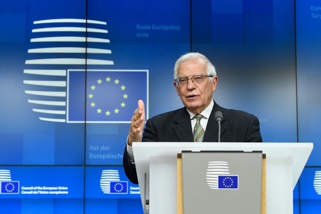 Josep Borrell, le haut représentant de l’Union pour les affaires étrangères et la politique de sécurité, annonce l'accord des Vingt-Sept sur la "boussole stratégique", à Bruxelles le 21 mars 2022 - Crédits : Conseil de l'Union européenne