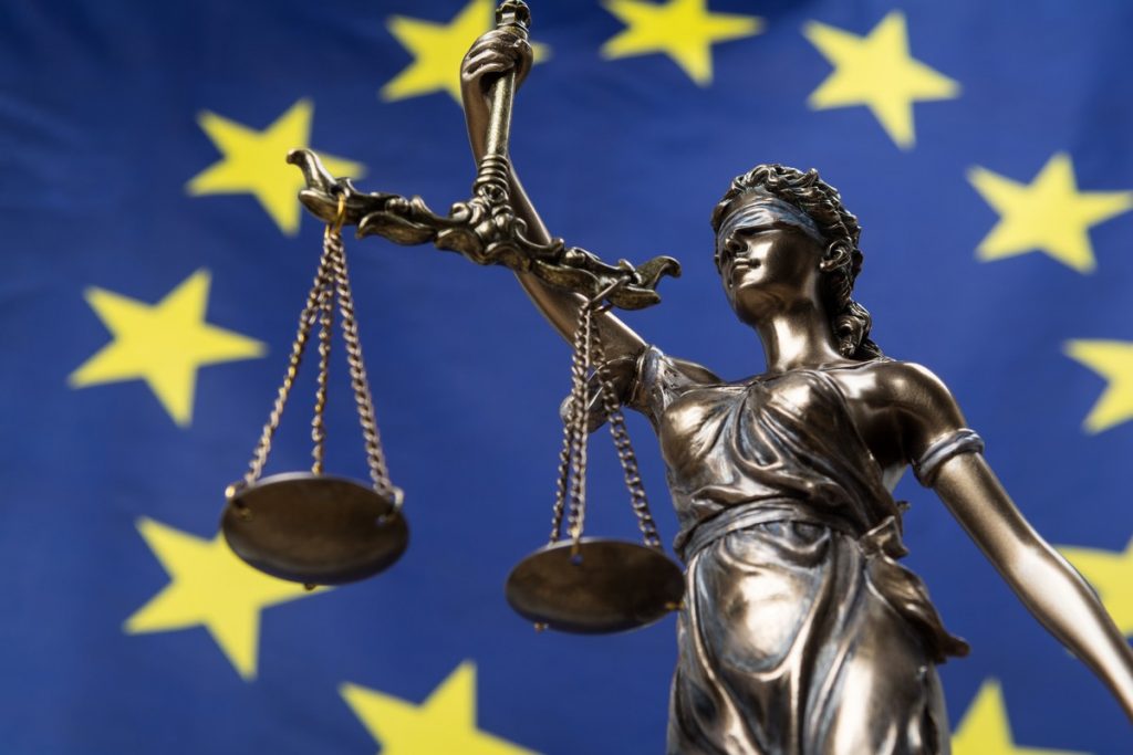 Source de divisions profondes au sein de l'Union européenne, l'état de droit est un concept fondateur des valeurs communes européennes - Crédits : Arsenisspyros / iStock