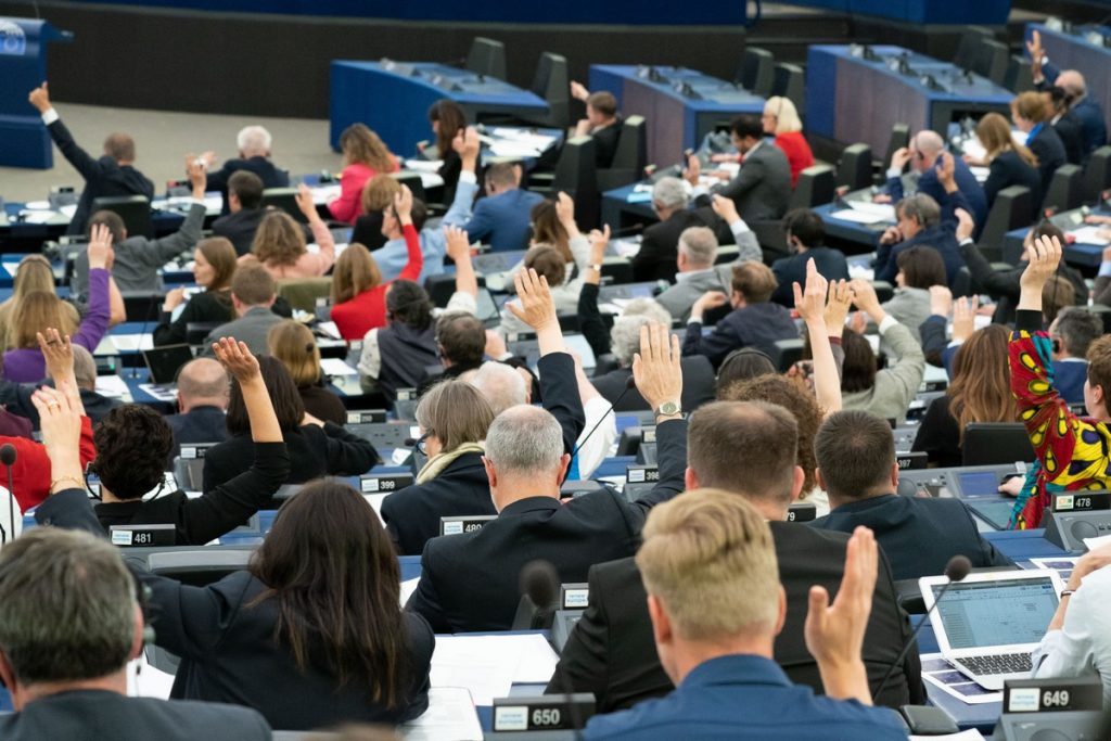 Les députés européens ont voté en faveur d'une réforme des élections européennes à 323 voix contre 262, lors de la séance du mardi 3 mai de la session plénière du Parlement européen à Strasbourg - Crédits : Philippe Buissin / Parlement européen