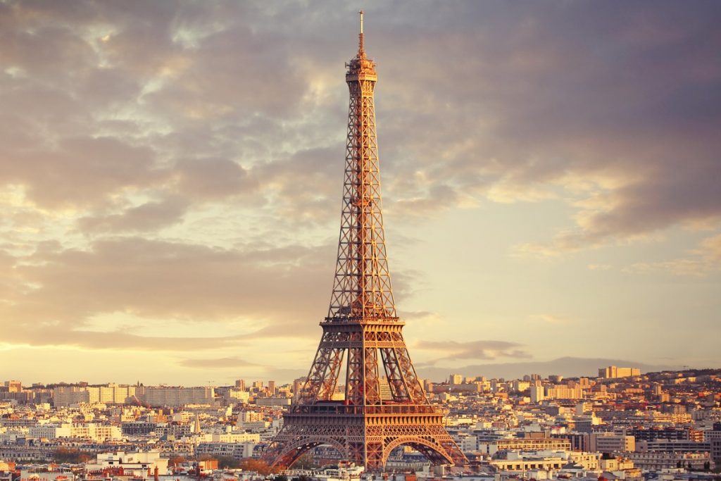 La tour Eiffel à Paris - Crédits : narvikk / iStock