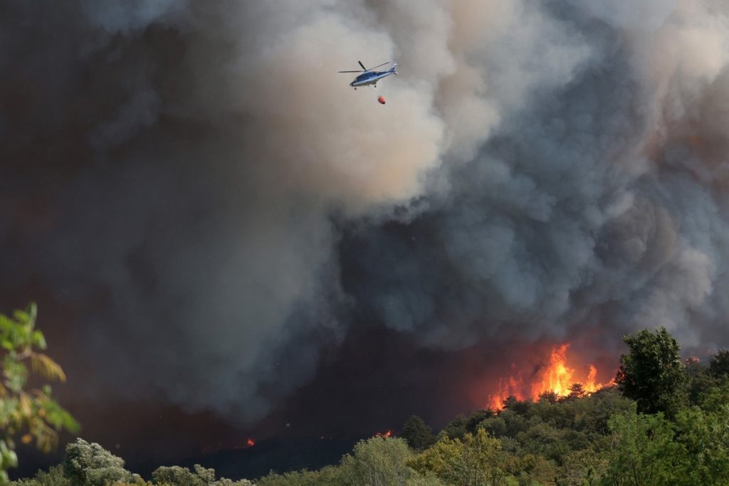 Le 20 juillet, un hélicoptère autrichien et un Canadair croate ont été envoyés en Slovénie pour soutenir les autorités locales à affronter des feux de forêts