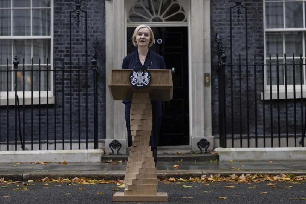 La Première ministre britannique Liz Truss ne sera restée à la tête du gouvernement que six semaines, dont deux de deuil national après la mort de la reine Elizabeth