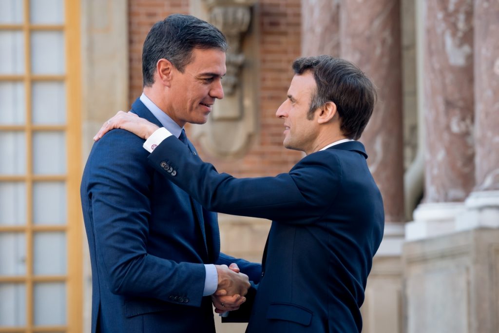 Le Premier ministre espagnol Pedro Sánchez et le président français Emmanuel Macron (ici en mars 2022), se retrouvent aujourd'hui à Barcelone pour la signature d'un traitév d'amitié et de coopération entre les deux pays