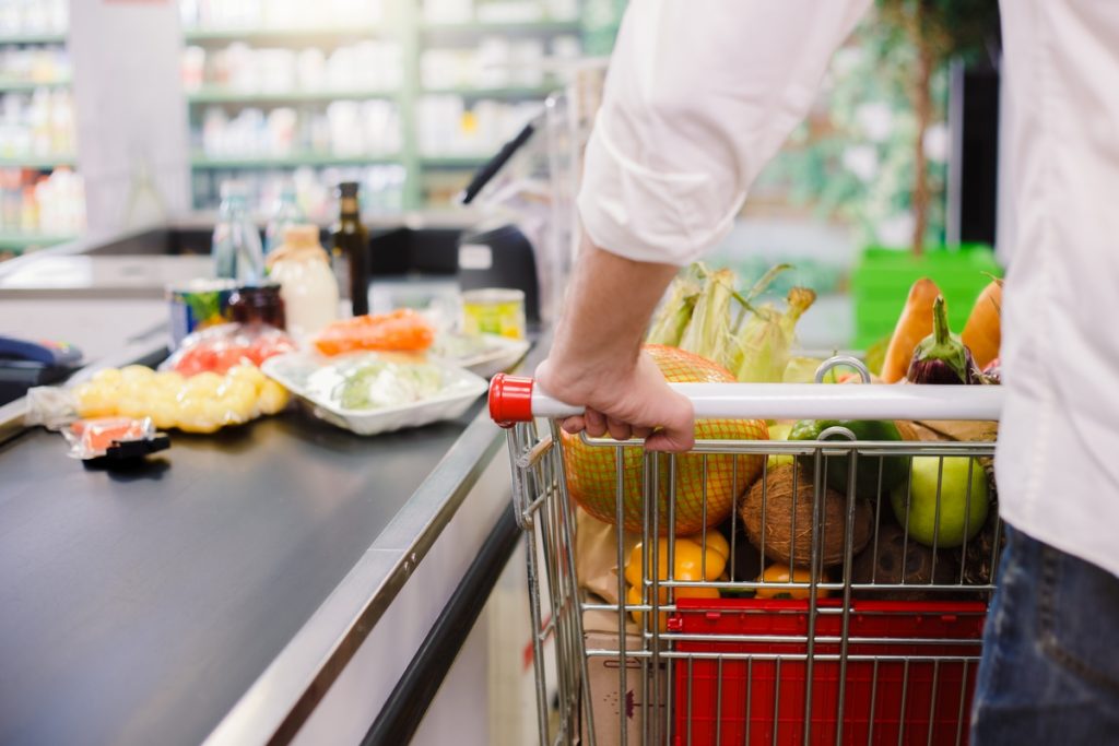 L'inflation sur les produits alimentaires a atteint 14,5 % en France sur un an, contre 21,8 % en Allemagne