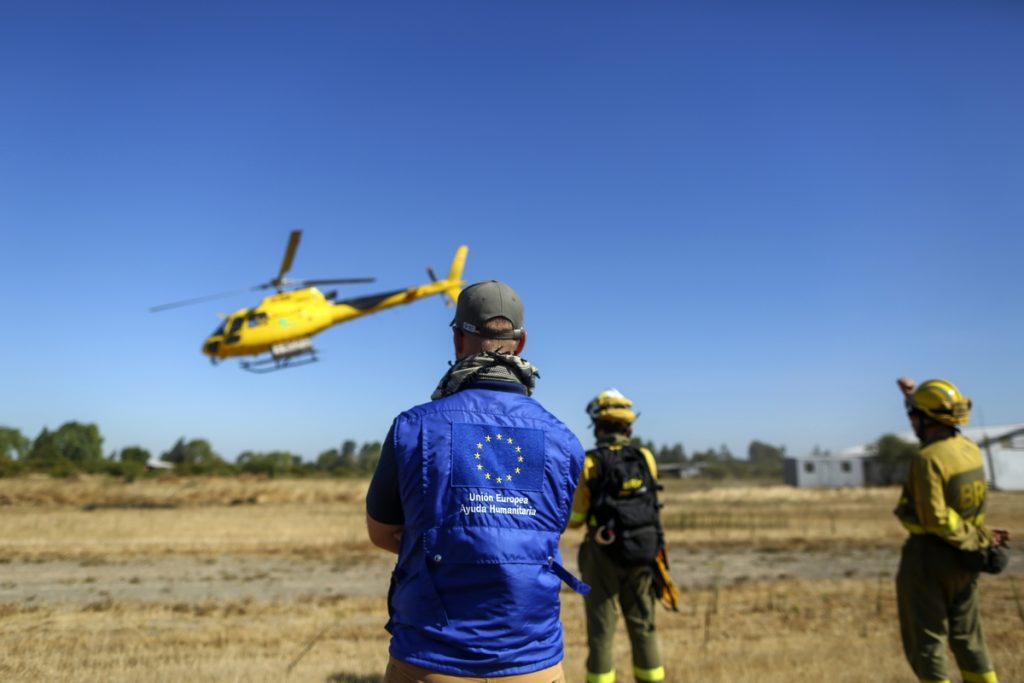 L'aide européenne peut se déployer partout dans le monde, comme ici au Chili avec des renforts espagnols contre les feux de forêt en février 2023