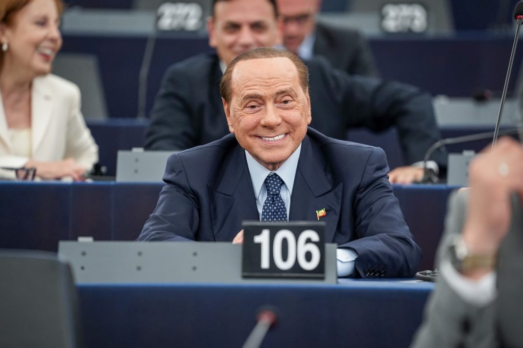 Silvio Berlusconi a Strasburgo durante la prima seduta plenaria della Commissione il 2 luglio 2019