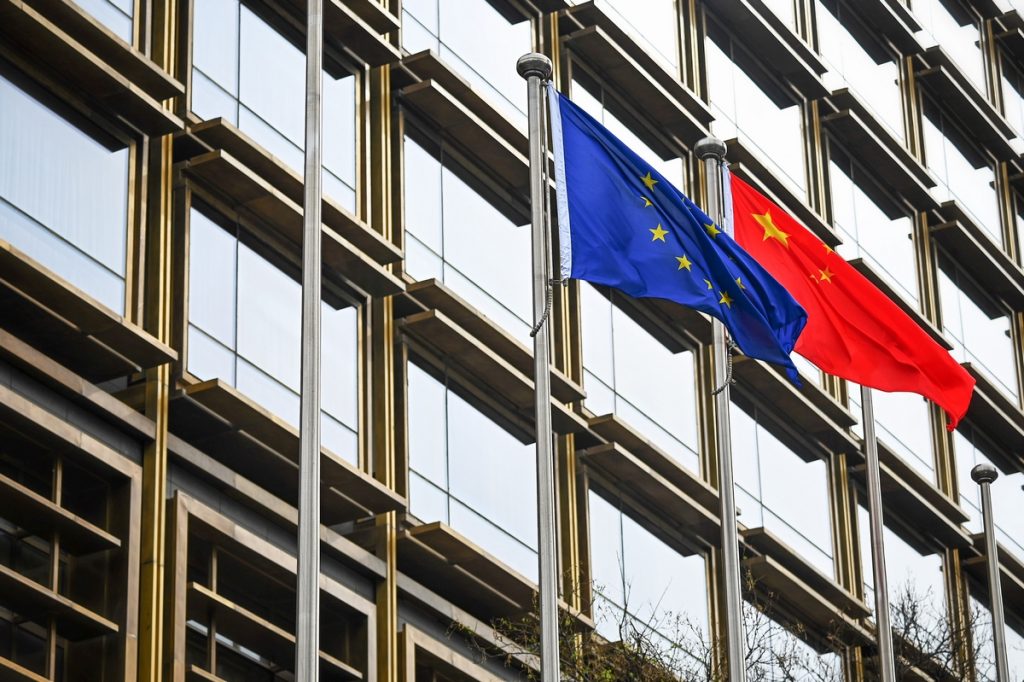 La présidente de la Commission européenne Ursula von der Leyen a estimé que l'UE devait "faire preuve de lucidité", notamment face à l'expansion économique de la Chine