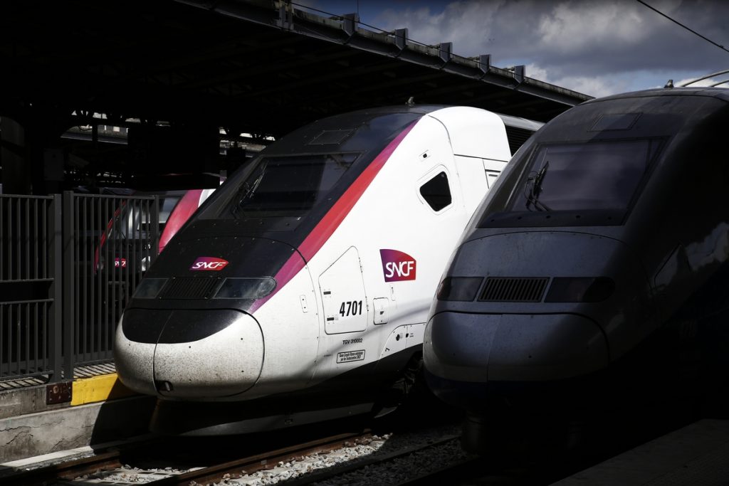 Deux trains gare de l'Est, à Paris