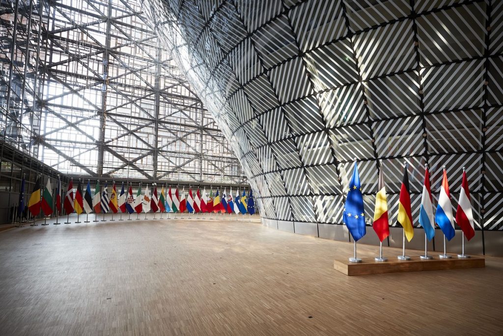 Les couloirs du bâtiment Europa dans lequel se tiennent les réunions du Conseil européen