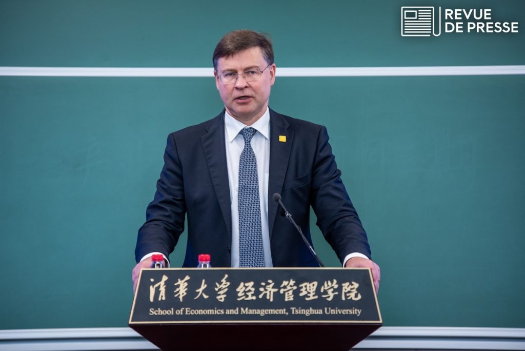 Valdis Dombrovskis s'est adressé lundi aux étudiants de la prestigieuse université de Tsinghua, à Pékin