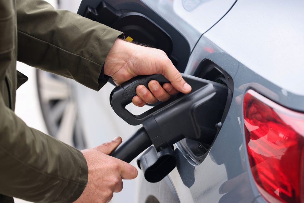 Les ventes de voitures électriques neuves ont dépassé les diesel pour la première fois dans l'Union européenne en juin