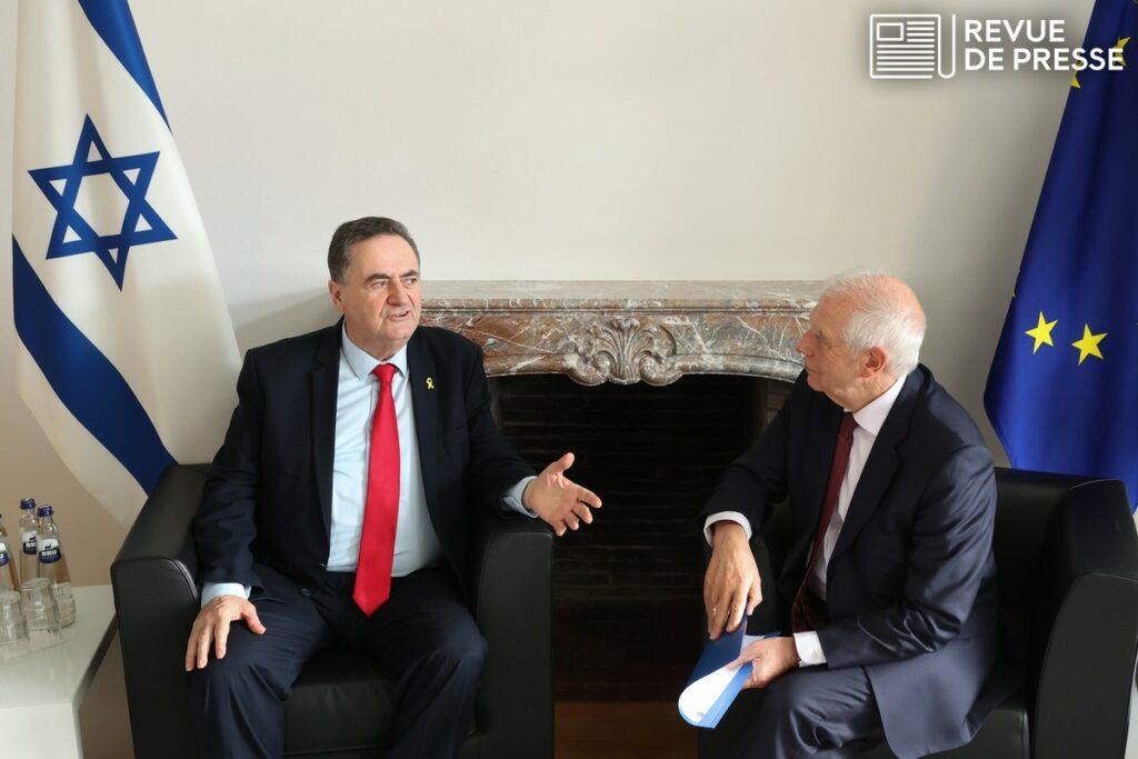 Israel Katz (à gauche), Josep Borrell (à droite), représentant respectivement Israël et l'Union européenne, se sont notamment entretenus pour discuter de ces propositions - Crédits : Union européenne