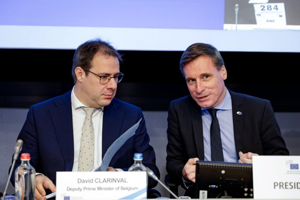 Le vice-Premier ministre belge David Clarinval (à gauche) et le président du Comité économique et social européen (CESE) Oliver Röpke - Crédits : CESE
