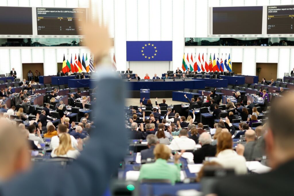 Le Parlement européen renforce les droits des journalistes, des ONG et des universitaires contre le harcèlement judiciaire