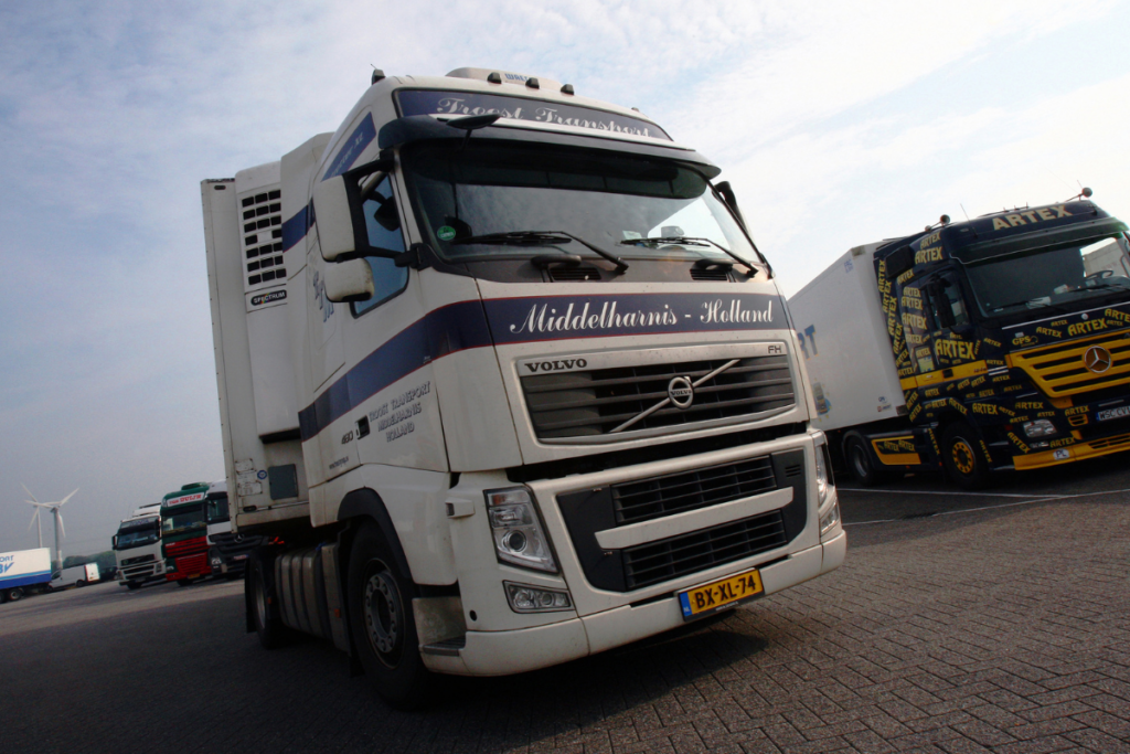 Méga-camions : le Parlement européen donne son feu vert pour une circulation plus libre